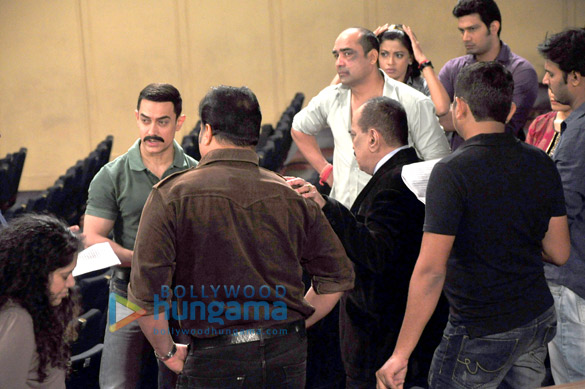 aamir khan on the sets of cid 5