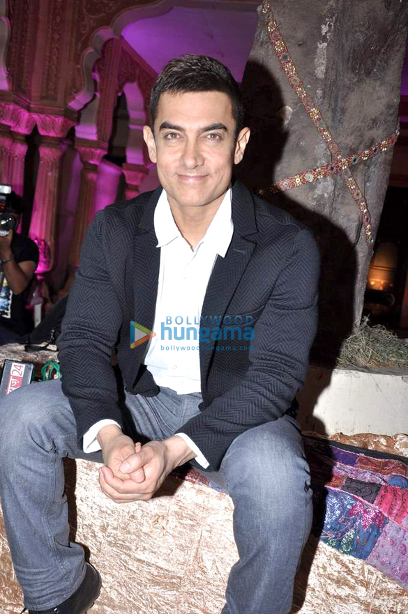 aamir promotes talaash on star pariwar 4