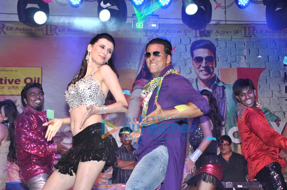 promotions of khiladi 786 at mithibai college 4
