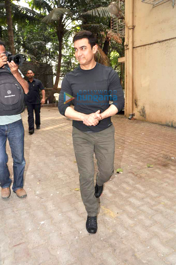 aamir khan at talaash success meet 13