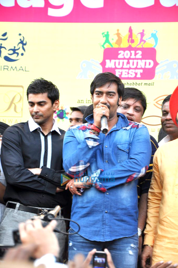 ajay devgn flags off vintage car rally 7