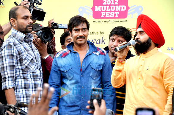ajay devgn flags off vintage car rally 6