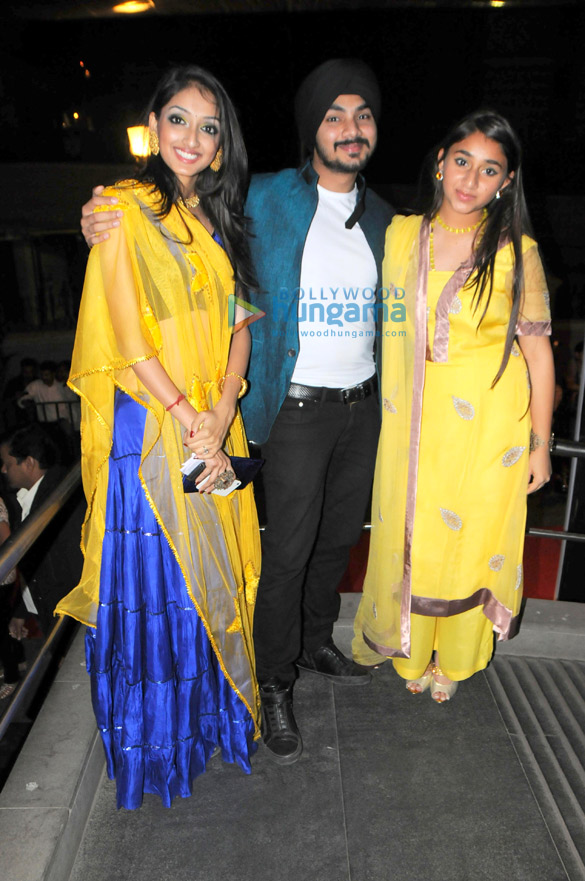 premiere of meri shadi karao 17