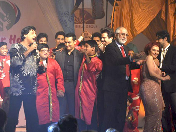 aamir anil and kangna grace haiti earthquake fundraiser auction 3