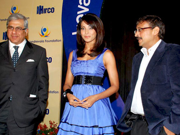 bipasha basu unveils vandrevala foundation turf cup 10