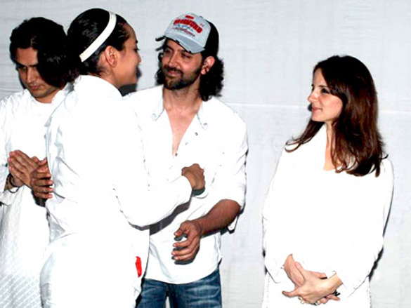 bollywood stars at sujit kumars prayer meeting 10