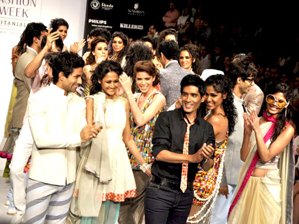 celina and dino grace manish malhotra show at lakme fashion week 2010 4