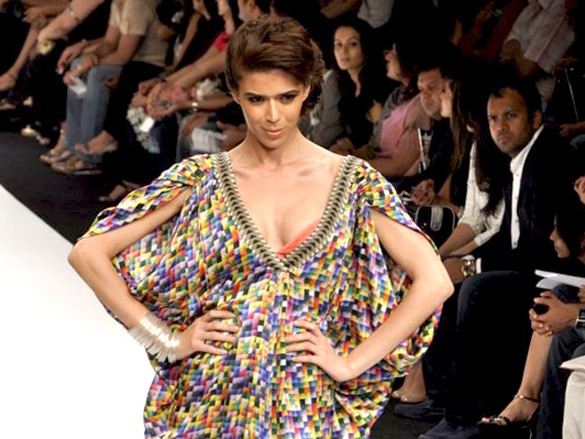 celina and dino grace manish malhotra show at lakme fashion week 2010 12