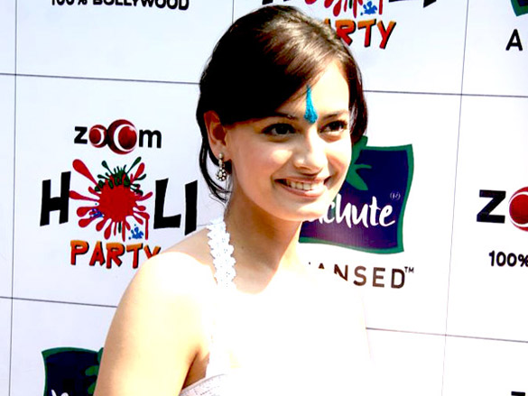 dia and arshad promote hum tum aur ghost at zooms holi party 6