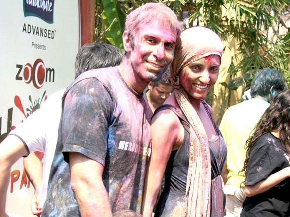 dia and arshad promote hum tum aur ghost at zooms holi party 26