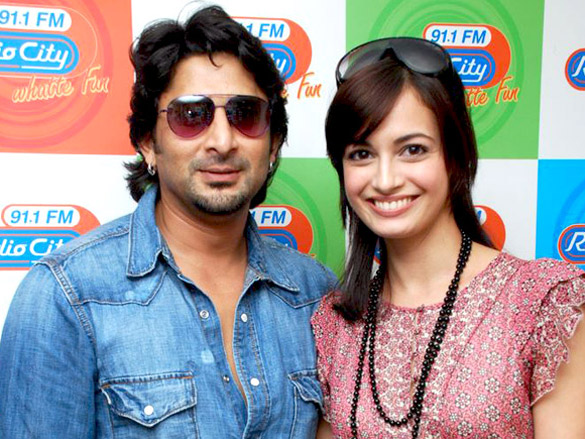 dia and arshad promote hum tum aur ghost on radio city 91 1 fm 3
