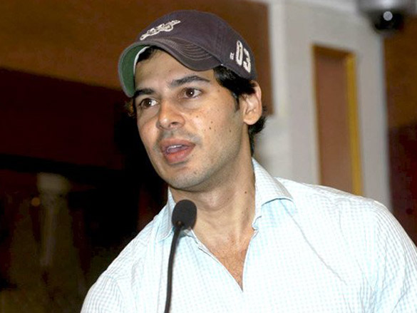 dino morea and sonia mehra grace beautiful bandra media meet 9