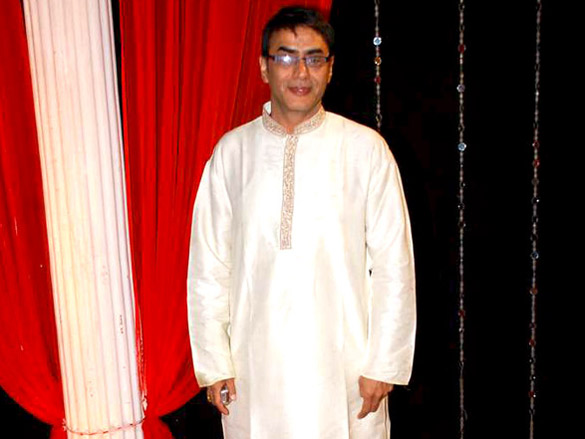 ekta kapoor and many other tv celebs at zee rishtey awards 28