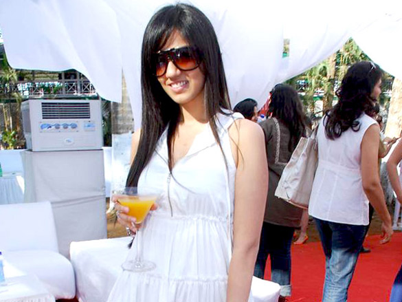 genelia dsouza and sonia mehra at elle race 19