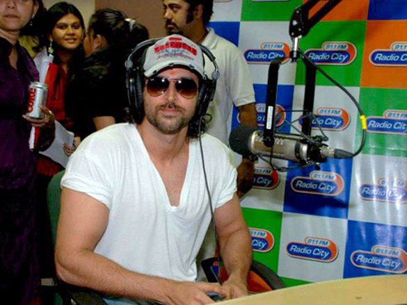 hrithik roshan promotes kites at radio city 91 1 fm 4