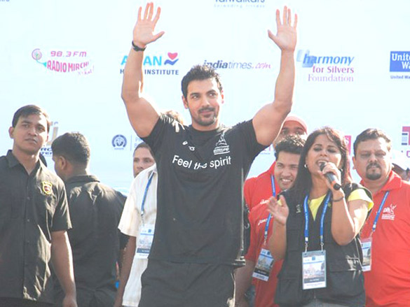 john akshay vidya genelia and ritesh at scmm marathon 4