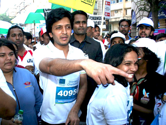 john akshay vidya genelia and ritesh at scmm marathon 20