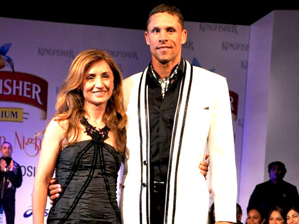 john dino and rahul bose walk at kingfisher fashion night 23