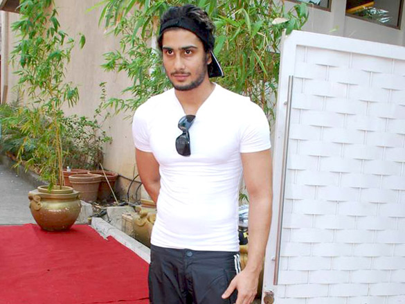 lara twinkle sophie malaika and bobby deol at araish event 16