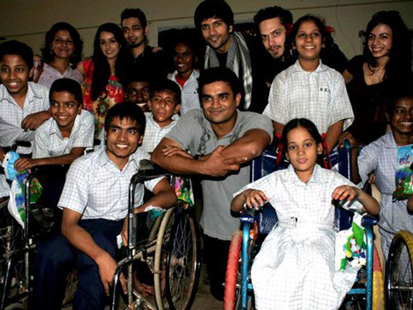 madhavan and teen patti cast visit ngo kids 2