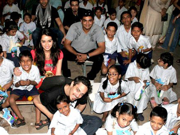 madhavan and teen patti cast visit ngo kids 5