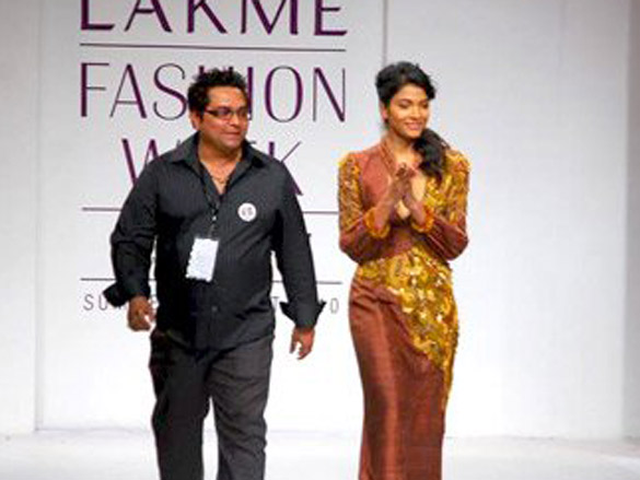 models walk the ramp at debaruns show at lakme fashion week 2010 2