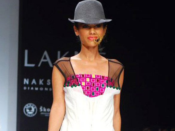 models walk the ramp at masabas show at lakme fashion week 2010 5