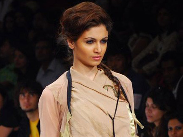 models walk the ramp at neha agarwals show at lakme fashion week 2010 8