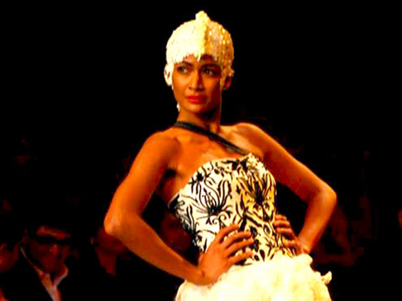 models walk the ramp at vikram phadniss show at lakme fashion week 2010 3