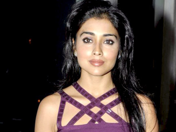 neetu shreya saran and kim sharma grace aarohi brio and basso wine launch 5