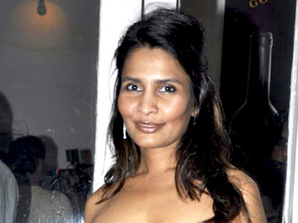 neetu shreya saran and kim sharma grace aarohi brio and basso wine launch 14