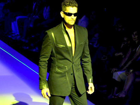 neil nitin mukesh walks for narendra kumar at lakme fashion week 2010 6