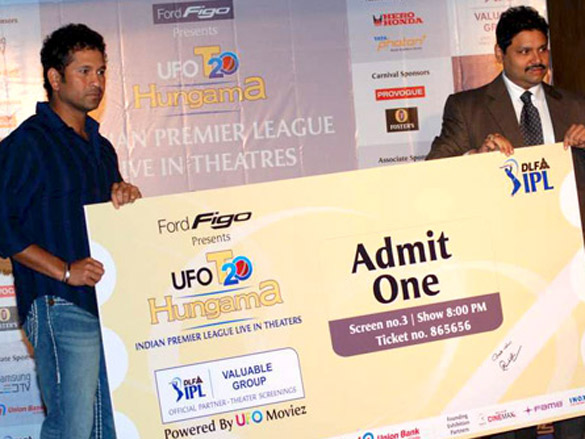 priyanka and sachin at ipl screening event 4