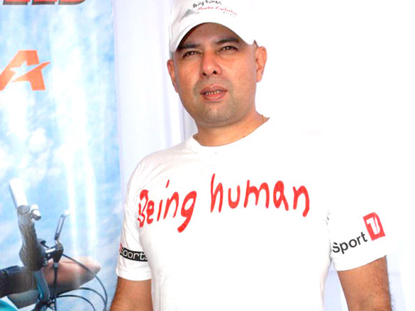 salman and sohail khan at mumbai cyclothon 10