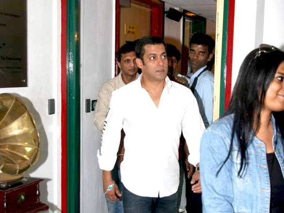 salman at 98 3 fm radio mirchis studio 9