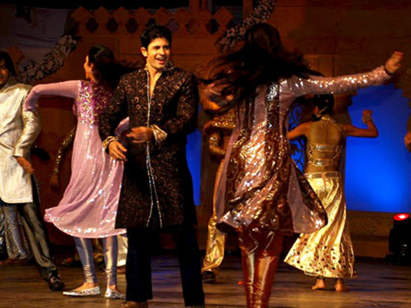 shahrukh bipasha and malaika at dhoots sons wedding 7