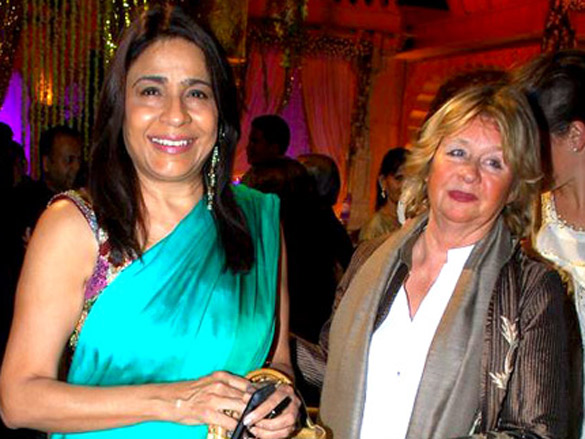 shahrukh bipasha and malaika at dhoots sons wedding 26
