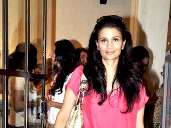 sharadha kapoor and rhea pillai at jade yes i care charity event 15