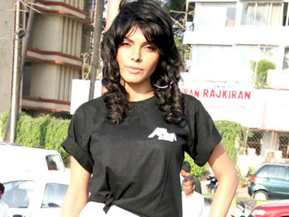 sherlyn chopra and pooja chopra grace redbull freestyle football finale 12