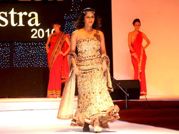 smilie suri walks for rachna sansads fashion show 2