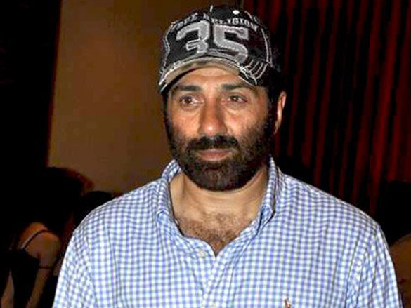 sunny deol and irrfan khan at right yaaa wrong success bash 7