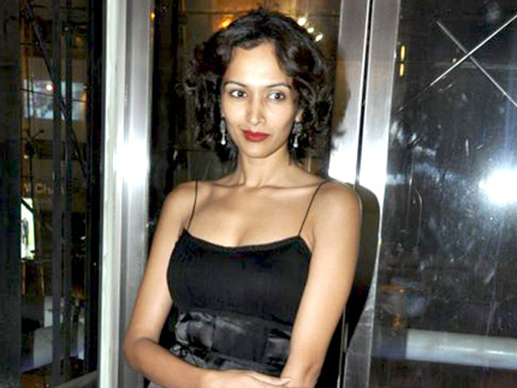 sushmita and lara dutta grace queenie dhodys giantti launch 19