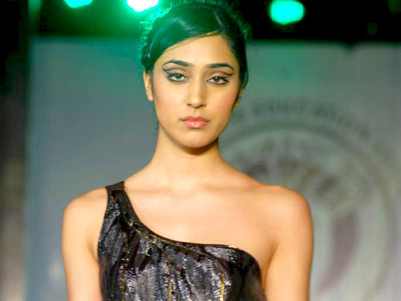 top models at alchemy show of l s raheja technical institute 7