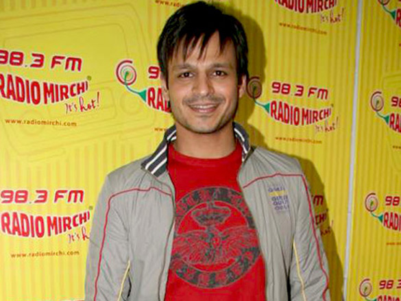 vivek oberoi promotes prince on radio mirchi 98 3 fm 6