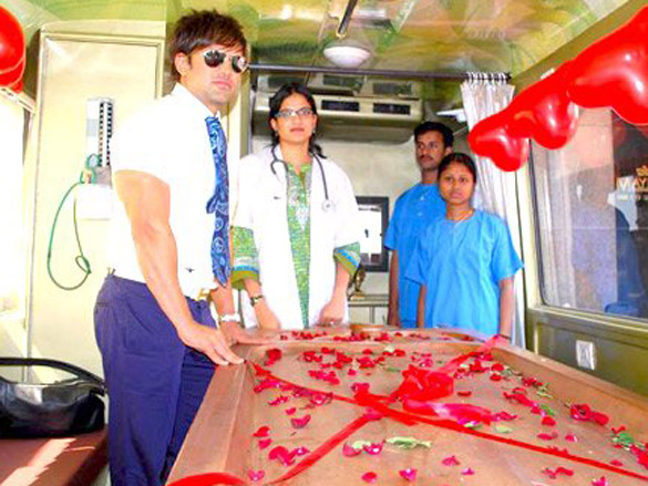 yash birla launches indias first mobile spine clinic 5