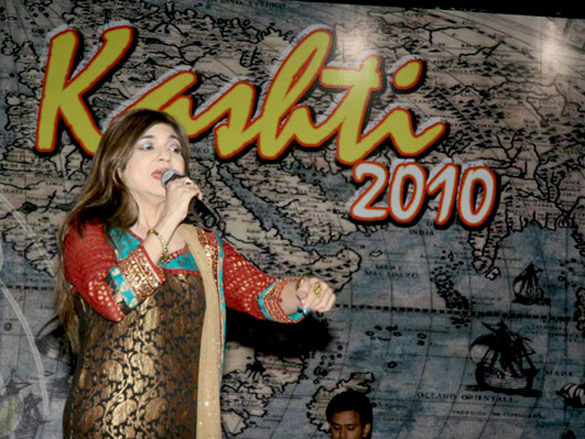 alka yagniks live performance at kashti 2010 2
