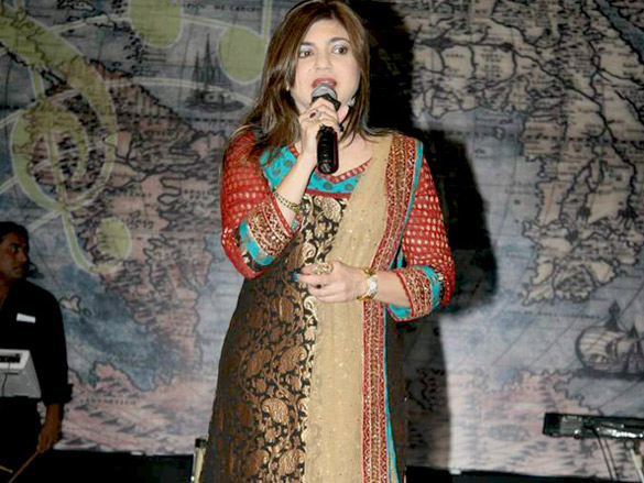 alka yagniks live performance at kashti 2010 7