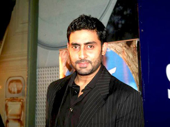 bachchan family at the premiere of marathi film vihir 7