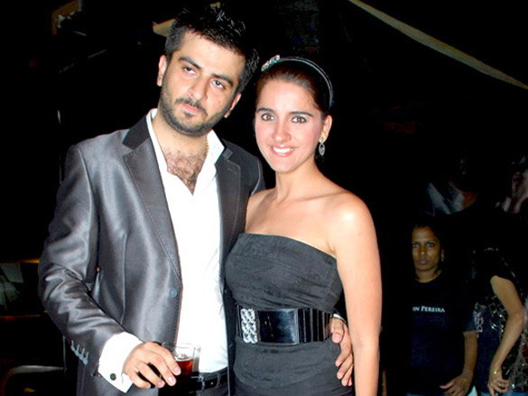 maxim global hotties contest at escobar 15