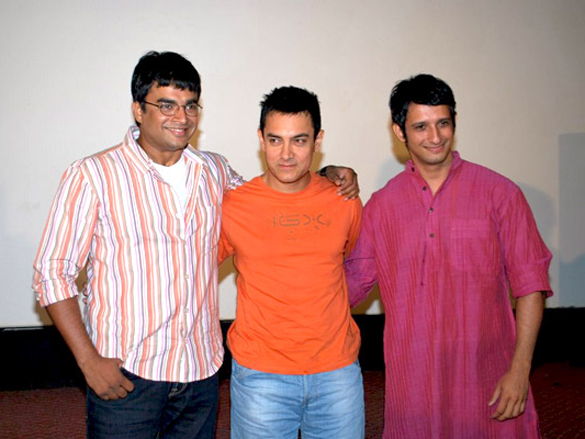 aamirsharman and madhavan unveil 3 idiots first song 2